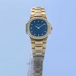 Patek Philippe Nautilus 4700 (1990) - Black dial 27 mm Yellow Gold case (2/10)