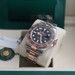 Rolex GMT-Master II 126711CHNR (2025) - Black dial 40 mm Gold/Steel case (5/8)