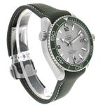 Omega Seamaster Planet Ocean 215.32.44.21.06.001 (2025) - Silver dial 44 mm Steel case (5/5)