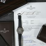 Patek Philippe Calatrava 5226G (2024) - Grey dial 40 mm White Gold case (2/8)