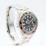 Rolex GMT-Master II 126711CHNR (2024) - Black dial 40 mm Gold/Steel case (6/7)