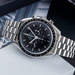 Omega Speedmaster Professional Moonwatch 310.30.42.50.01.002 (Unknown (random serial)) - Black dial 42 mm Steel case (2/8)