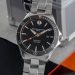 Baume & Mercier Clifton M0A10340 (Onbekend (willekeurig serienummer)) - Zwart wijzerplaat 42mm Staal (3/8)