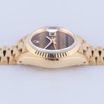 Rolex Lady-Datejust 6917 (1983) - Brown dial 26 mm Yellow Gold case (5/8)