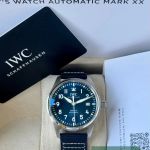 IWC Pilot Mark IW328203 (2025) - Blauw wijzerplaat 40mm Staal (7/7)