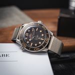 Omega Seamaster Diver 300 M 210.90.42.20.01.001 (2025) - Bruin wijzerplaat 42mm Titanium (1/8)