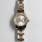 Rolex Lady-Datejust 279173 (2025) - Silver dial 28 mm Gold/Steel case (3/10)