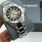 TAG Heuer Aquaracer WBP2110.BA0627 (2025) - Black dial 40 mm Steel case (2/8)