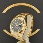 Rolex Sky-Dweller 326938 (2021) - Zwart wijzerplaat 42mm Geelgoud (2/7)