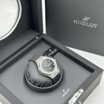 Hublot Classic Fusion 565.NX.1470.RX.1204 (2024) - Black dial 38 mm Titanium case (2/8)