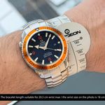 Omega Seamaster Planet Ocean 2208.50 (2009) - Black dial Steel case (2/8)