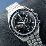 Omega Speedmaster Professional Moonwatch 310.30.42.50.01.001 (2022) - Black dial 42 mm Steel case (2/8)