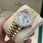 Rolex Day-Date 128348RBR (2024) - Pearl dial 43 mm Yellow Gold case (7/10)