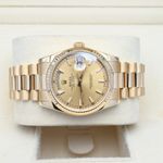 Rolex Day-Date 36 118238 (2002) - Champagne wijzerplaat 36mm Geelgoud (5/8)