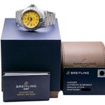 Breitling Avenger A17319101I1A1 (2021) - Yellow dial 45 mm Steel case (5/5)