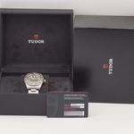 Tudor Black Bay 79230G (2023) - Black dial 41 mm Steel case (2/8)