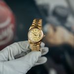 Rolex Datejust 31 68278 (1987) - Champagne wijzerplaat 31mm Geelgoud (1/8)