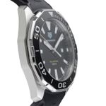 TAG Heuer Aquaracer 300M WAY101A (2017) - Black dial 43 mm Steel case (7/8)