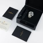 Vacheron Constantin Overseas Dual Time 7900V/110A-B333 (2019) - Silver dial 42 mm Steel case (2/7)