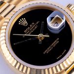 Rolex Lady-Datejust 69178 (1990) - Black dial 26 mm Yellow Gold case (2/8)