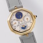 Gérald Genta Unknown g2747 (Unknown (random serial)) - White dial 33 mm Yellow Gold case (4/8)
