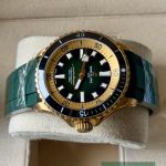 Breitling Superocean 42 N17375201L1S1 (Unknown (random serial)) - Green dial 42 mm Bronze case (3/5)