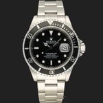 Rolex Submariner Date 16610 (1999) - Zwart wijzerplaat 40mm Staal (3/8)