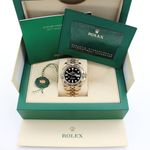 Rolex GMT-Master II 126718GRNR (2023) - Black dial 40 mm Yellow Gold case (4/8)