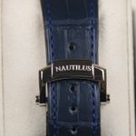Patek Philippe Nautilus 5712G-001 (2020) - Grey dial 40 mm White Gold case (6/7)