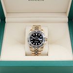 Rolex GMT-Master II 126718GRNR (2023) - Zwart wijzerplaat 40mm Geelgoud (3/8)