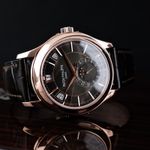Patek Philippe Annual Calendar 5205R-011 (2025) - Green dial 40 mm Rose Gold case (1/8)