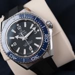 Omega Seamaster Planet Ocean 217.32.42.21.01.002 (2026) - Black dial 42 mm Titanium case (3/8)
