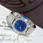 Patek Philippe Nautilus 7010/1G-013 - (3/5)