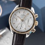 Omega Speedmaster 324.23.38.50.02.001 (2009) - Silver dial 38 mm Steel case (3/8)