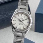 Omega Seamaster Aqua Terra 231.10.39.21.02.002 (Unknown (random serial)) - Silver dial 39 mm Steel case (3/8)