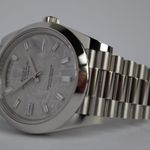 Rolex Day-Date 40 228206 (2022) - White dial 40 mm Platinum case (3/8)