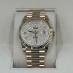 Rolex Day-Date 40 228238 (2023) - Diamond dial 40 mm Yellow Gold case (4/8)