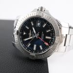 Breitling Avenger A32397 (2025) - 43 mm Steel case (3/8)