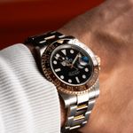 Rolex GMT-Master II 126711CHNR (2023) - Zwart wijzerplaat 40mm Goud/Staal (5/6)