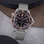 Omega Seamaster Diver 300 M 210.90.42.20.01.001 (Onbekend (willekeurig serienummer)) - Bruin wijzerplaat 42mm Titanium (1/8)