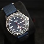 Tudor Pelagos 25707KN (2025) - Blue dial 42 mm Carbon case (4/8)