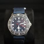 Tudor Pelagos 25707KN (2025) - Blue dial 42 mm Carbon case (2/8)