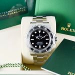 Rolex Submariner No Date 124060 (2025) - Black dial 41 mm Steel case (7/7)