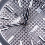 Audemars Piguet Royal Oak Selfwinding 15450ST (2021) - Grey dial 37 mm Steel case (2/8)