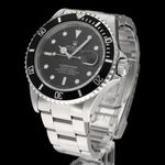 Rolex Submariner Date 16610 (1997) - Black dial 40 mm Steel case (2/8)