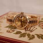 Rolex Lady-Datejust 69178 (1990) - Gold dial 26 mm Yellow Gold case (1/8)