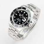 Rolex Submariner Date 16610 (2000) - Black dial 40 mm Steel case (4/8)