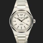 Girard-Perregaux Laureato 81010-11-131-11A (2021) - 43 mm Steel case (2/8)