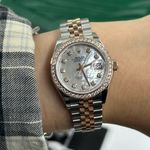 Rolex Lady-Datejust 279381RBR (2024) - Parelmoer wijzerplaat 28mm Goud/Staal (8/8)