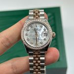 Rolex Lady-Datejust 279381RBR (2024) - Parelmoer wijzerplaat 28mm Goud/Staal (5/8)